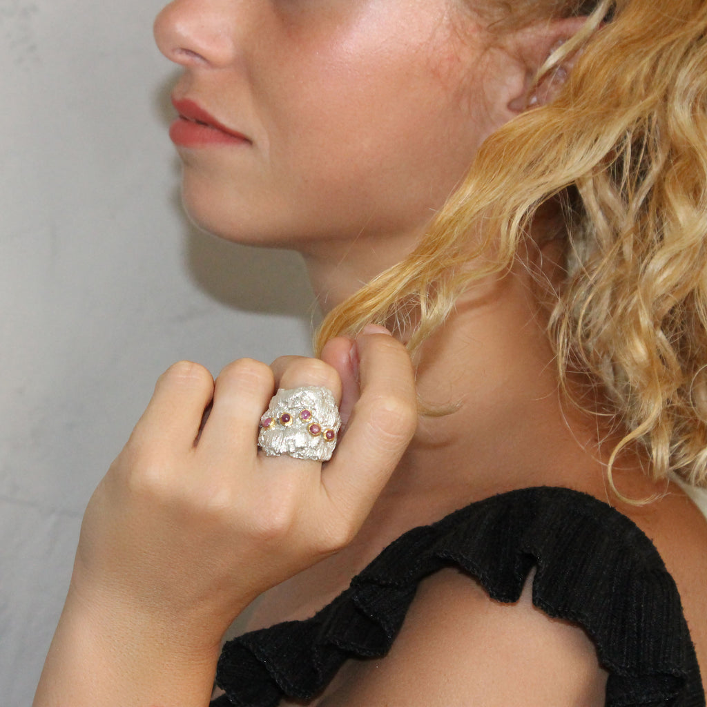 Anello Rubini Cabochon