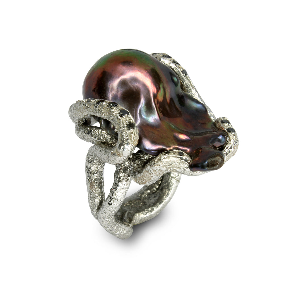 Anello Perla Barocca e Diamanti Neri